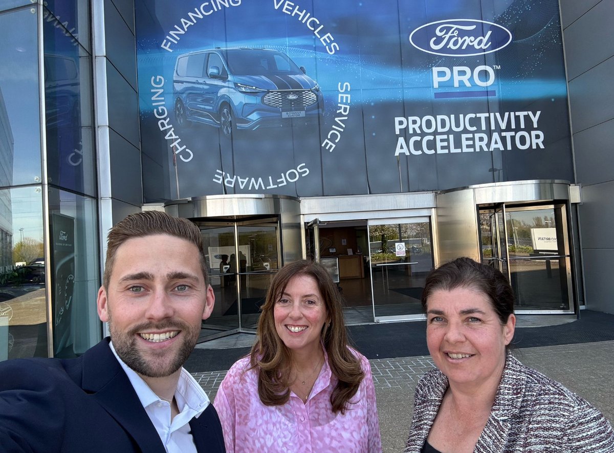 Team Selfie Ford